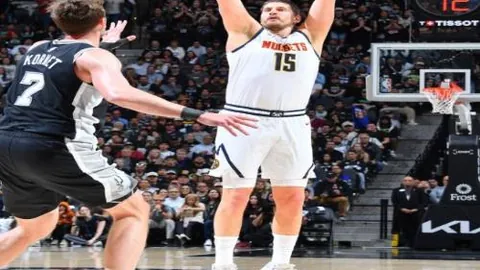 10月23日NBA常规赛：森林狼与詹姆斯对决亮点集锦